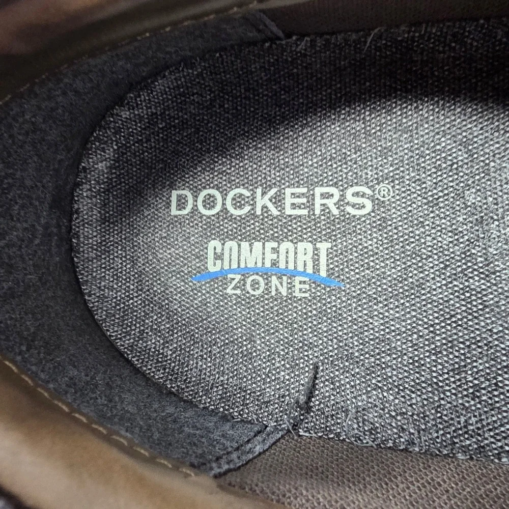 Dockers ships from